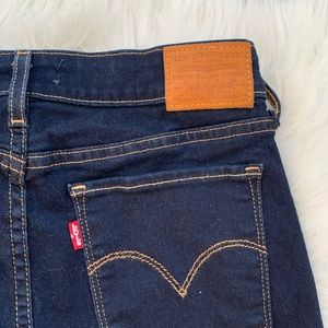 Levi’s 711